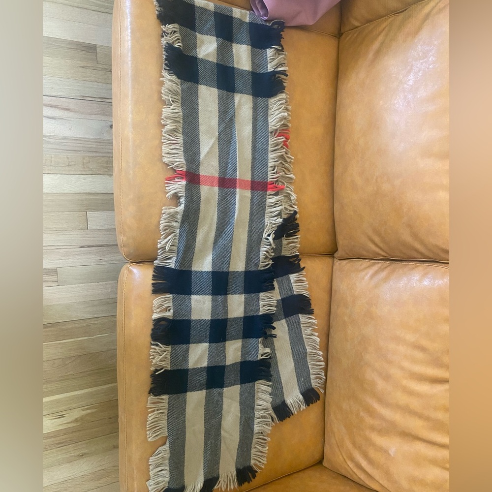 Burberry Oversized blanket scarf - EUC